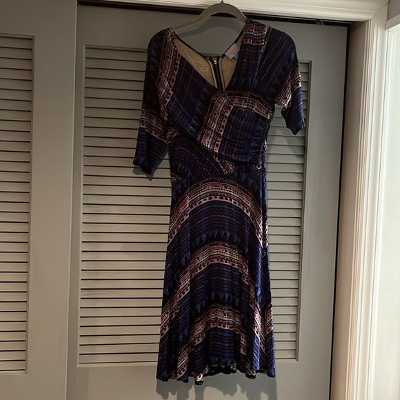 Patterned Dress - Picture 5 of 7